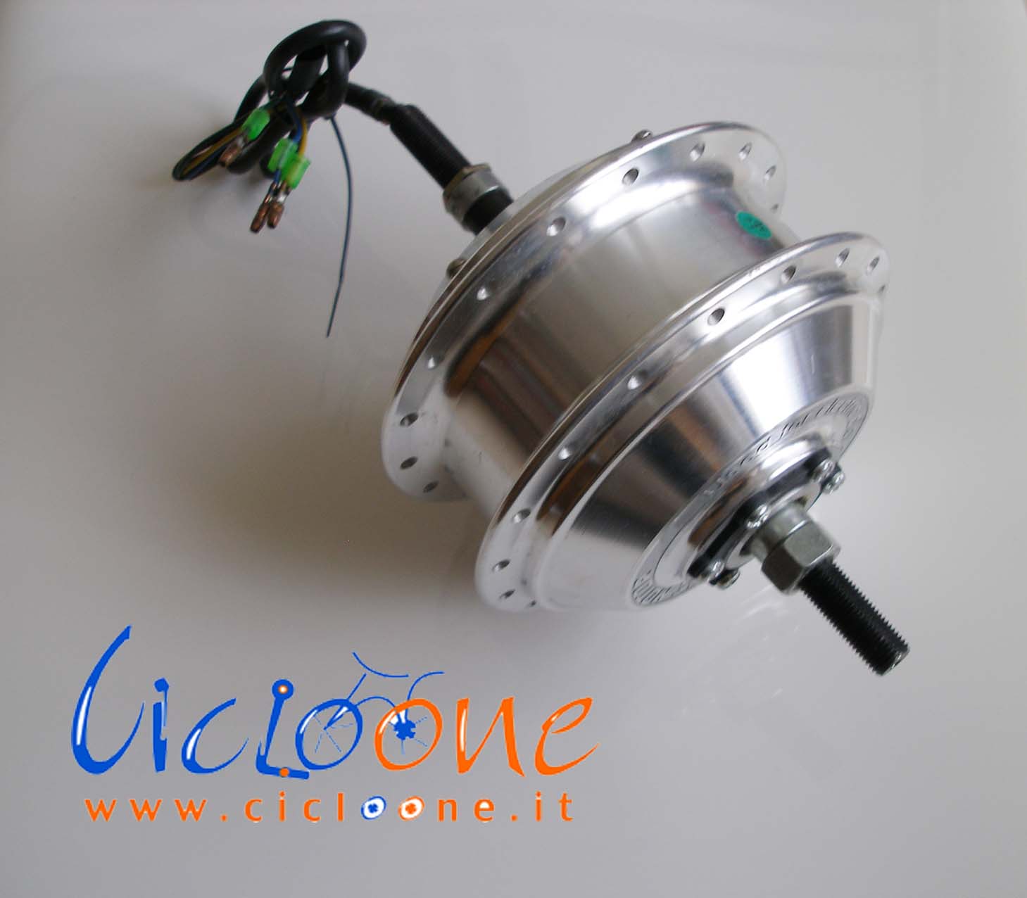 https://www.cicloone.it/wp-content/uploads/2020/02/ebike-motore-posteriore-per-freno-disco-250-watt.jpg